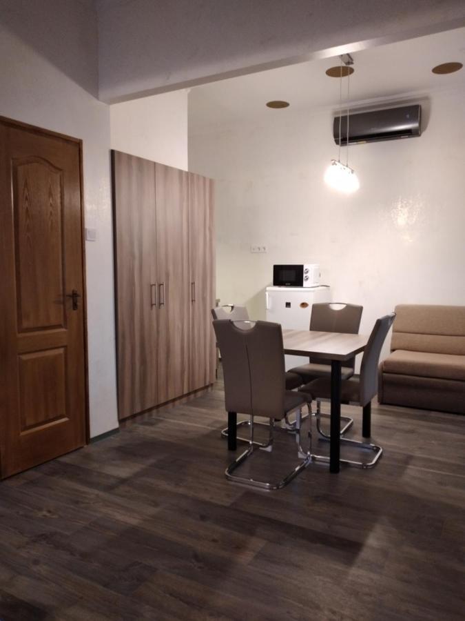 Bem Downtown Apartment Debrecen Bagian luar foto